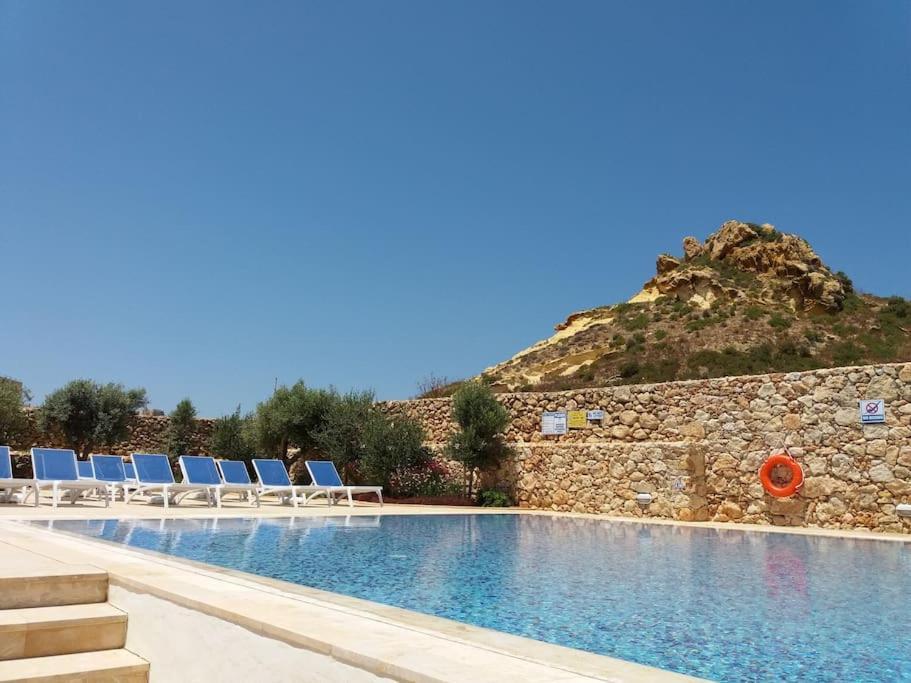 Dreams Of Holiday. With Pool Apartment *
