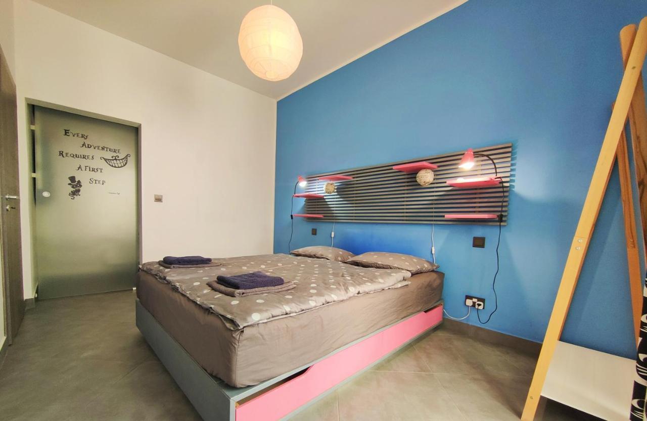 Dreams Of Holiday. With Pool Apartment *